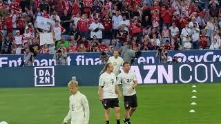 Harry Kane enters pitch for the first time for FC Bayern at Allianz Arena Munich