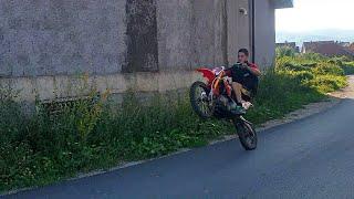 Young Mechanic Wheelies 190cc Pit bike