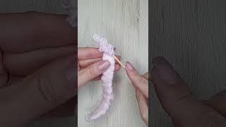 #shorts The Easiest Way to Make a Flower Out of Yarn with Tape - CRAFTMANIA