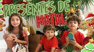 A ENTREGA DE PRESENTES DE NATAL