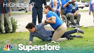 Superstore - Taking It Outside (Episode Highlight)