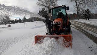 #28 B2650 HSDC snow blowing on pavement