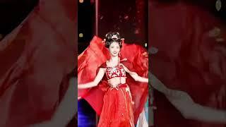 China Evergrande Song and Dance Troupe。 中国恒大歌舞团
