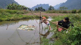 Fish catching skills. Su used traditional traps to catch fish and caught many large fish