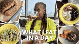 WHAT I EAT IN A DAY | SIMPLE PLANT BASED MEALS | RECOMMENDED  VITAMINS | DAILY PROTEIN AND FIBER