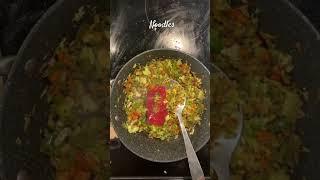 Veg Noodles | Chowmein #noodles #chowmein #chinesefood #vegnoodles #spicy #tasty #yummy #vegetables