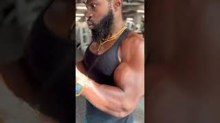 Curl it, pull it, press it repeat! The ultimate trifecta for a strong upper body! #gymlife  #Fitness