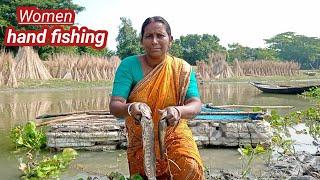 women hand fishing||women fishing||women fishing video#fishing#hand_fishing#fishingidea#womenfishing