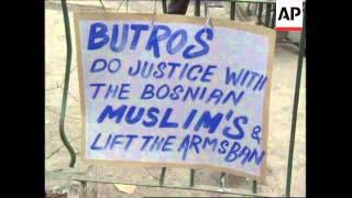 INDIA/SOUTH AFRICA: MUSLIMS PROTEST DEATHS IN BOSNIA