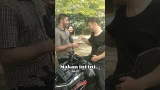 Bule afghan kena prank