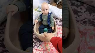 How to calm a crying cute baby in 15 seconds. An ancient method from the USA