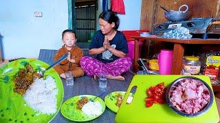 Rita cooks  chicken curry at the dinner for her son Ridam Rai || Life in rural Nepal || village ||