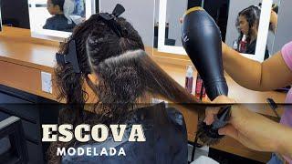 COMO FAZER UMA ESCOVA PERFEITA EM UM CABELO CACHEADO - ESCOVA MODELADA - CABELEIREIRO INICIANTE