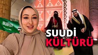 SAUDI CULTURE-RED DESERTS OF ARABIA