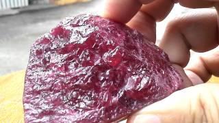 200 grams Nice glassy red Africa rough Ruby natural unheated HD [For Sale]