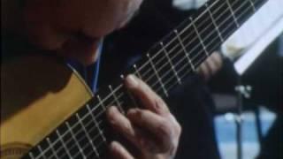 Julian Bream plays Concierto de Aranjuez by Joaquin Rodrigo (Part 1)