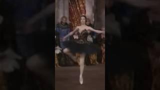 Margot Fonteyn pirouettes in SWAN LAKE - ACT 3, Tchaikovsky ballet #shorts #short #ballet #ballerina