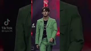 F4 Thailand actors runway models #bright #tutontawan #f4thailand #boysoverflowers #f4f #f4
