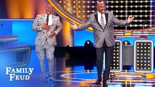 Steve Harvey sings The Temptations!