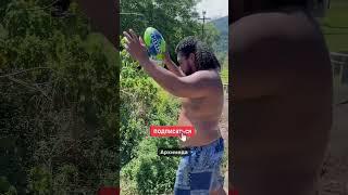 Сила Архимеда #news #юмор #хочуфакты #новости #смешнойшортс #прикол #факты #топ #путешествия #кино