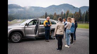 Izjemna dogodivščina z avtohišo Pan Jan in Nino Pušlar