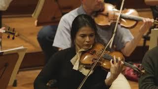 Jakub Hrůša conducts Shostakovich Violin Concerto No. 1 with Karen Gomyo