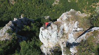 ROAD BIKE MOUNTAIN CLIFF