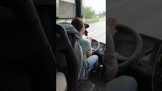 Поющий водитель.Алексей Калинин