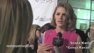 CBGB Premiere: Stana Katic com RedCarpetRoxy na estreia de "CBGB" (Legendado)