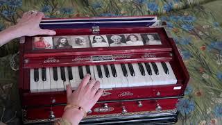 Jaya Guru Omkara. Чанты, сhants. Как играть, how to play. Физгармония, harmonium.