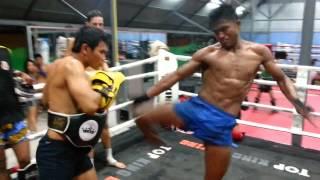 Buakaw's destructive kicks