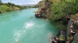 Прыжок со скалы в воду