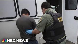White House memo says ICE may pause immigration enforcement action at some workplaces