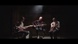 ALAZKA - Empty Throne - Live Acoustic (OFFICIAL MUSIC VIDEO)