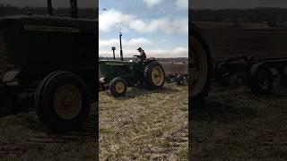 John Deere 2510 plowing #farmall51