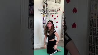 IMAGÍNATE ESTAR HABLANDO MAL DE MÍ Y YO ASÍ EN MI CASA PREOCUPADA POR SER FLEXIBLE  Clodett