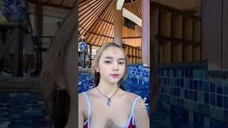 cewek cantik lagi mandi