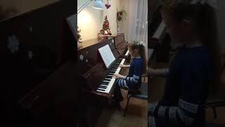 Соколова Анна играет Джингл Беллз