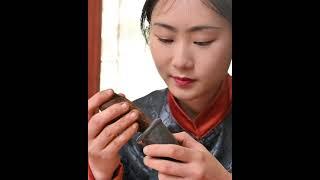 Making traditional Tibetan incense #Himalaya #Tibetan #slowlife #Simpleliving #simplelife