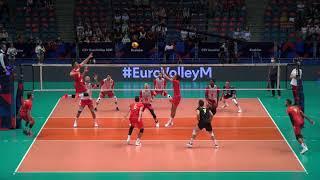 Miguel Tavares setting at Eurovolley 2021
