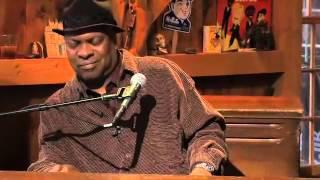 Booker T. Jones -- Green Onions [Live from Daryl's House #44-04]