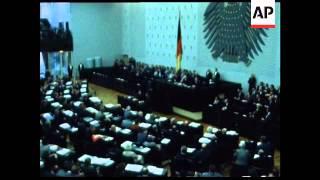 GS 06 10 82 KOHL SUCCEDS SCHMIDT AS WEST GERMAN CHANCELLOR