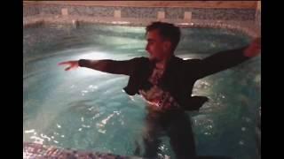 Wet guy on wetlooker.com!