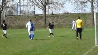 Voetbal wedstrijd Sidney met AZC uit Zutphen