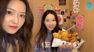 Olivia Hye surprising Go Won on her birthday with a unique cake