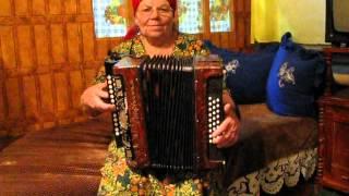 Татарская песня.  Играет Шакирова Фануза 75 лет