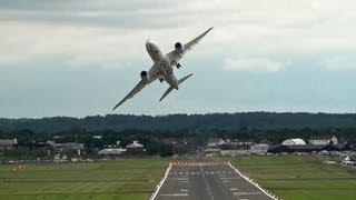  Impressive Qatar  Airways Boeing 787 Dreamliner Flying Over Farnborough.