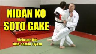 NIDAN KO SOTO GAKE  Both Legs Outside Leg Hook