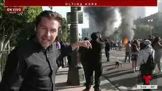 Incendian autos en medio de protesta contra ICE en el centro de Los Ángeles