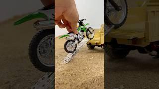 Kawasaki KX450F 1:12 scale Deliver by TOYOTA Land Cruiser #shorts #fyp